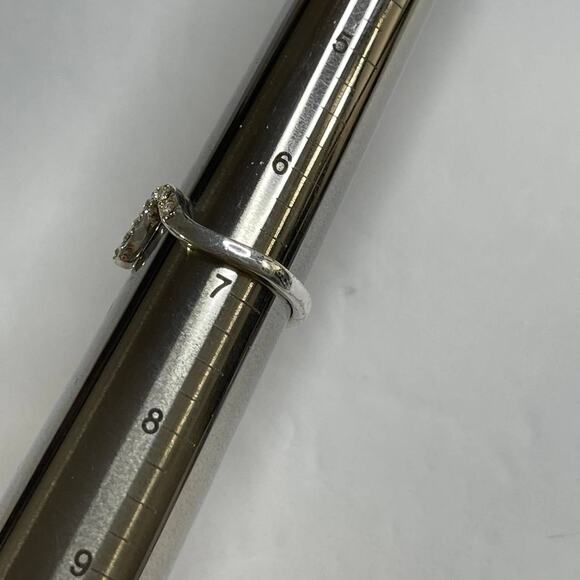 Cocktail fashion silver ring women's size 6.75 with rhinestone inset - Picture 4 of 11